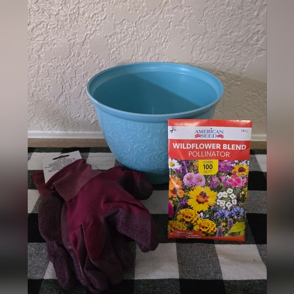 Gardening Set with Pot, Gloves, and Seeds - Picture 4 of 6